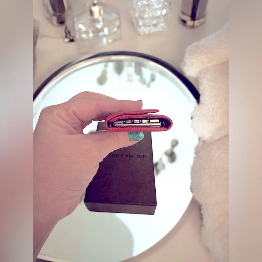 Louis Vuitton Epi Red Multicle 4 Key Case with Box - Picture 4 of 9